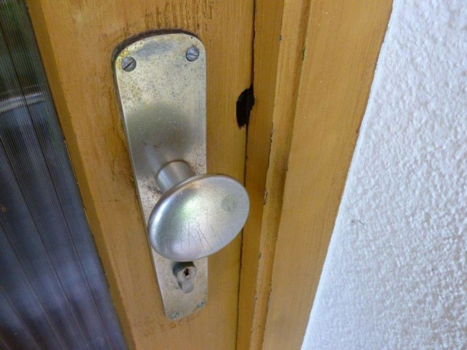 Tür unseres Bungalows. Appartements Ferienland Sonnenwald