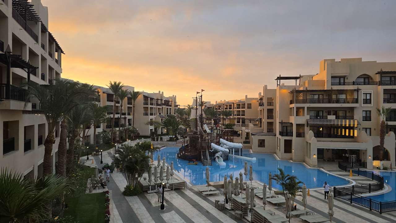 Pool Steigenberger Aqua Magic