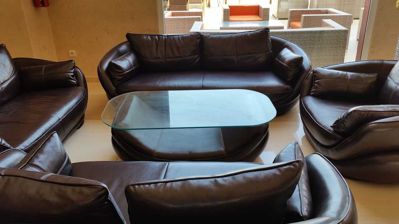 Ein weiterer Schmutztisch Lella Meriam Hotel & Club