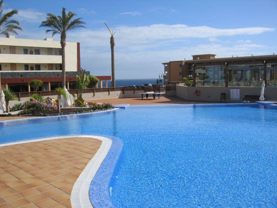 Einer der drei Pools Iberostar Waves Gaviotas Park