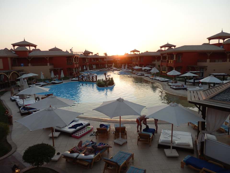 Sonnenuntergang Pool 400er Bereich Pickalbatros Alf Leila Wa Leila Resort - Neverland Hurghada