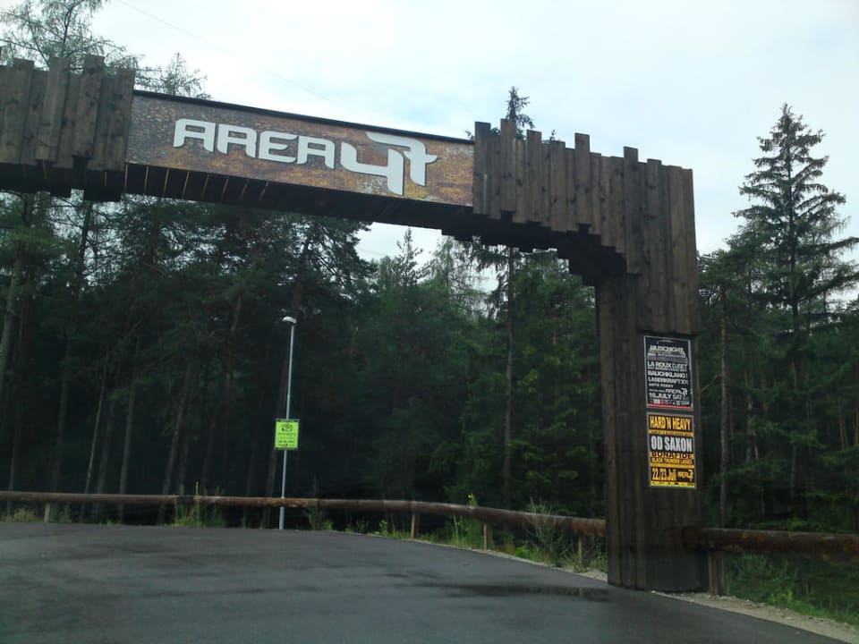 Zufahrt AREA 47