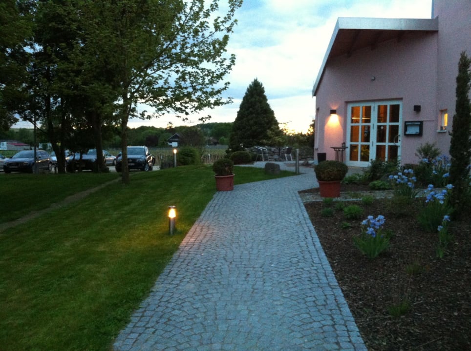 Weg zum Restaurant Landhaus Schill