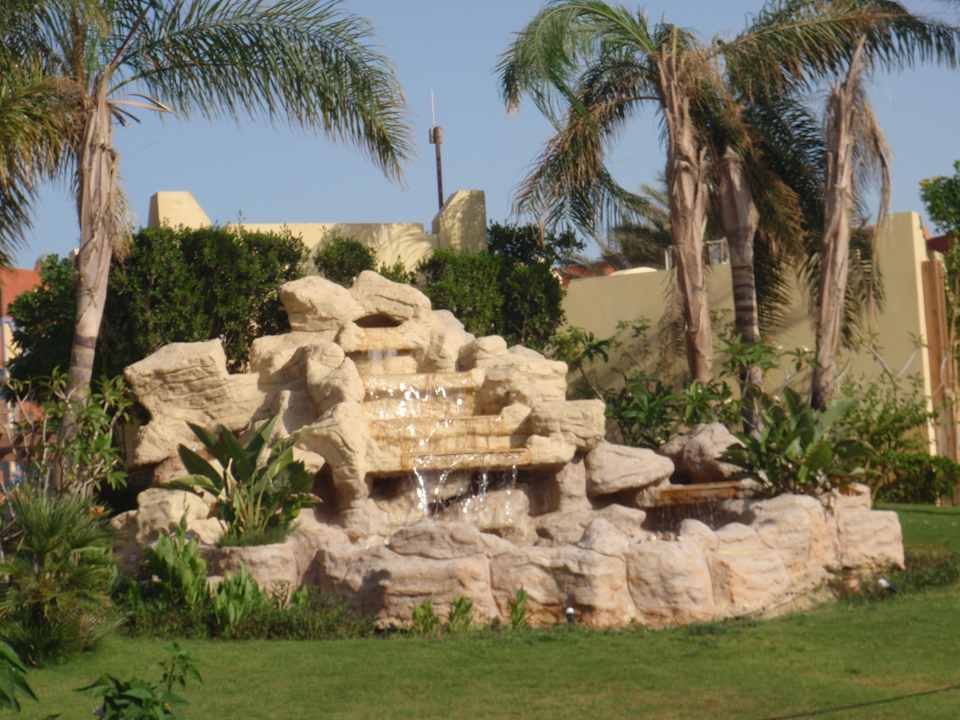 W ogrodzie SUNRISE Cardina Resort