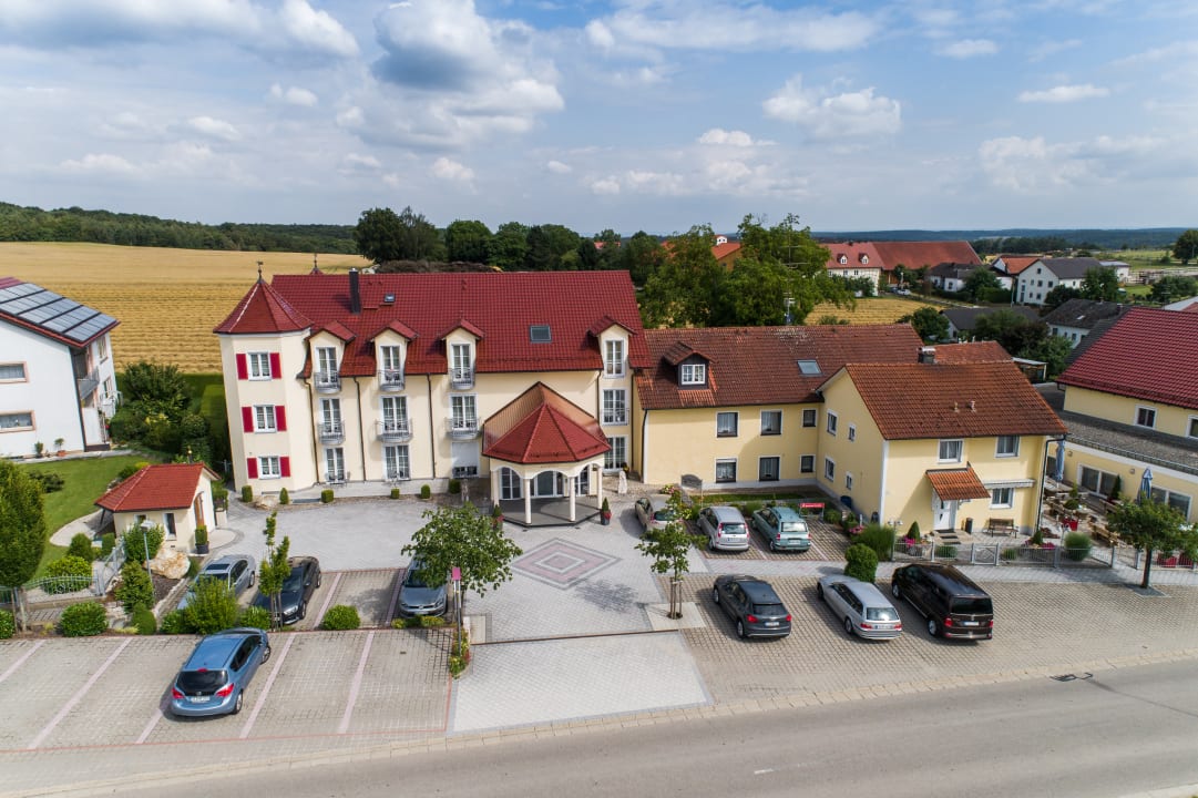 Außenansicht Landhotel Zur Jurahöhe / Juraschlössl