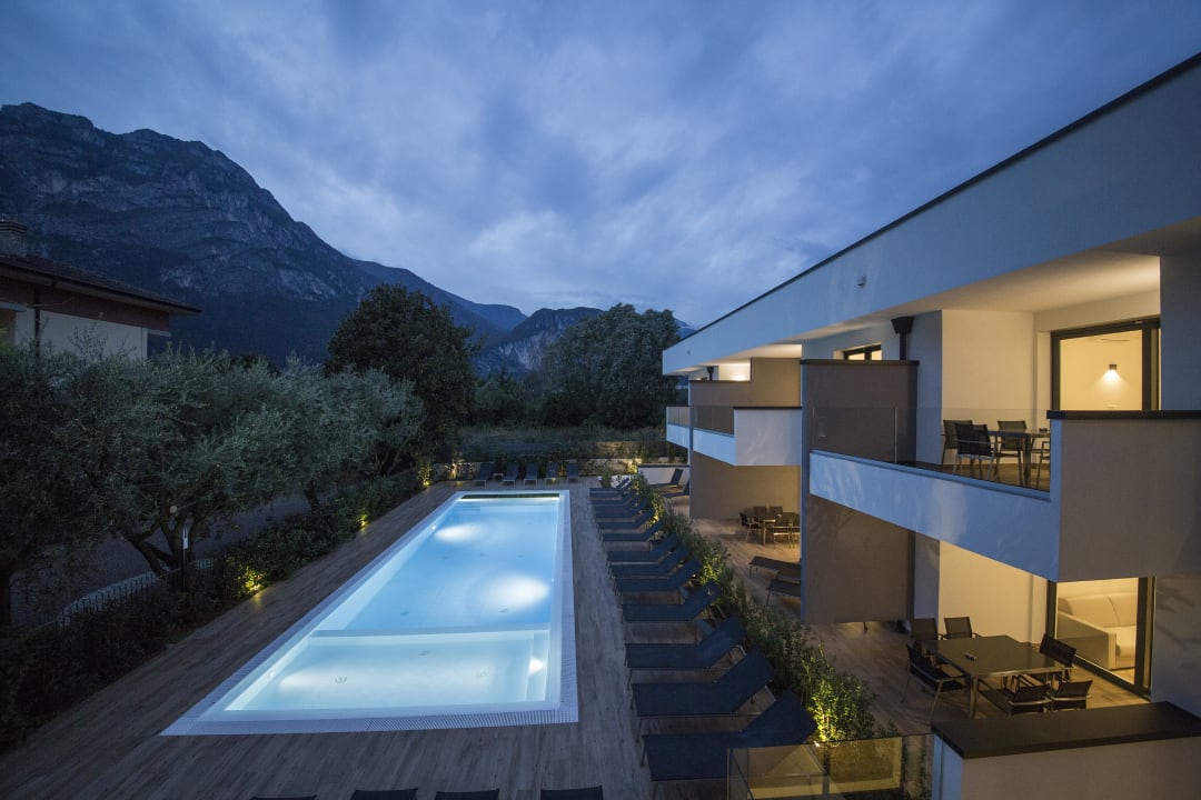 Pool Riva Lake lodge