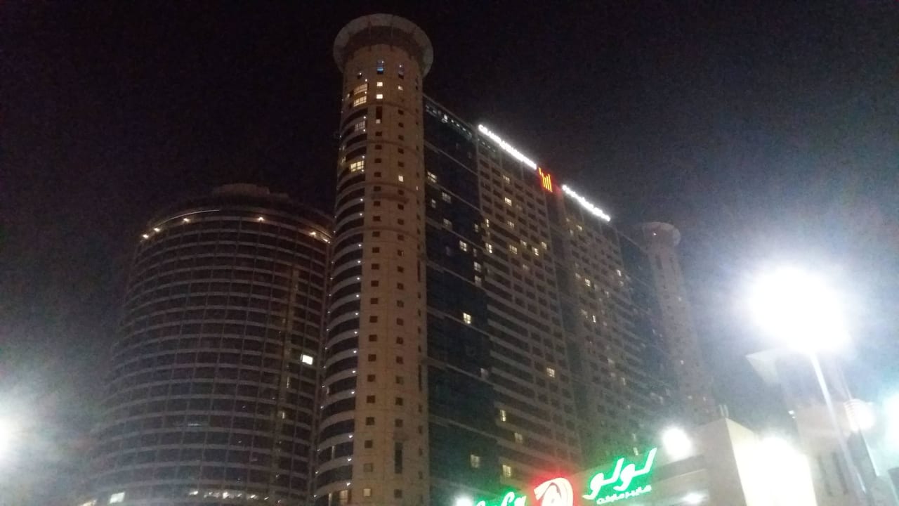 Außenansicht Grand Millennium Al Wahda Abu Dhabi