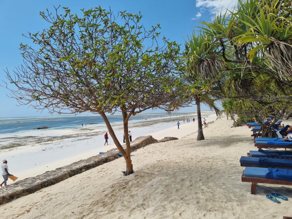 Strand Neptune Pwani Beach Resort & Spa