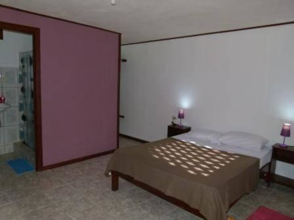 Grosses Doppezimmer (Suite) Aracari Garden Hostel