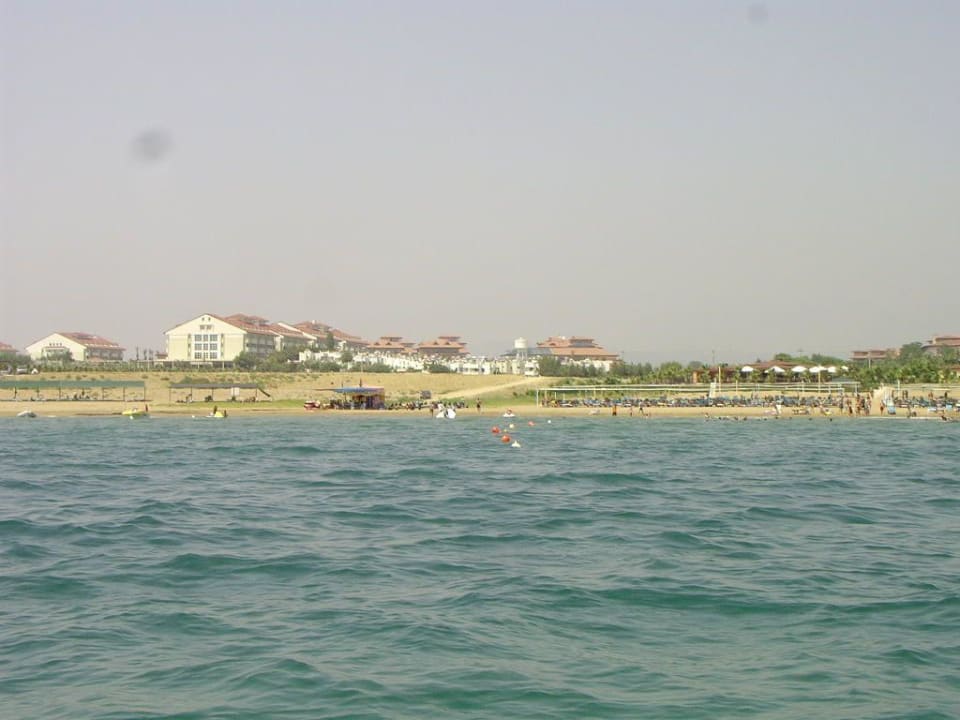 Strand vom Tretboot aus fotografiert Club Grand Aqua