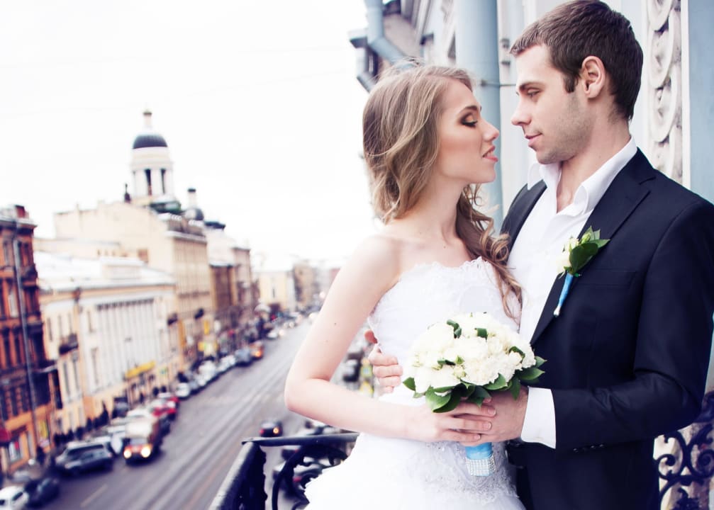 Вид из номера на Владимирский проспект Hotel Aston