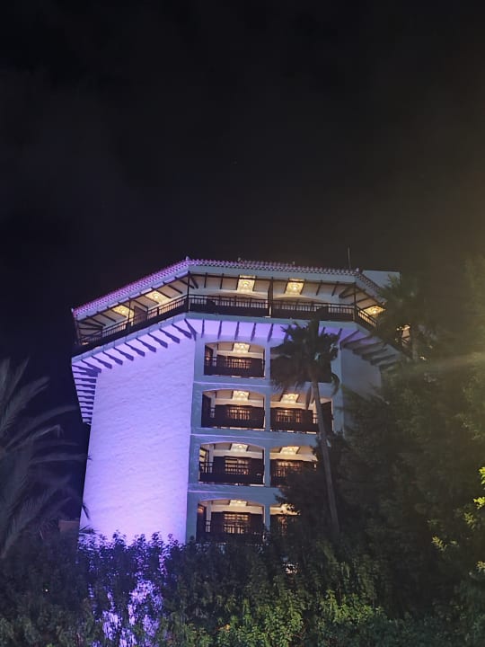 Außenansicht Hotel Parque Tropical