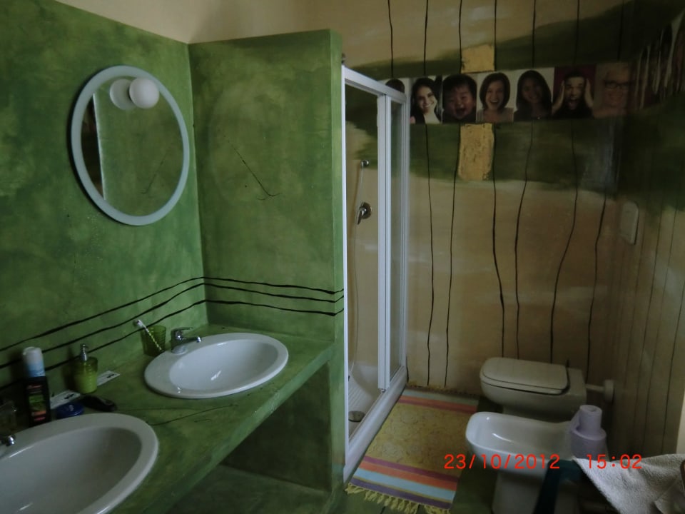 Bad des Familienzimmers B&B Osteria Cattaneo