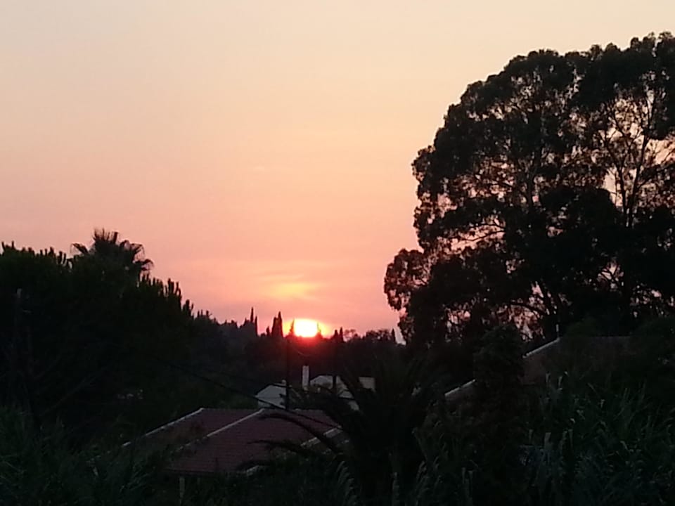Sonnenuntergang von der Bar aus Capo Di Corfu  (Im Umbau/Renovierung)