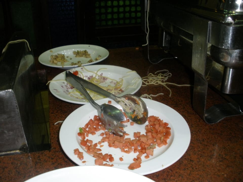 Wenn Teller Ler waren gabs nichts nach  Sunny Days Palma De Mirette Resort & Spa