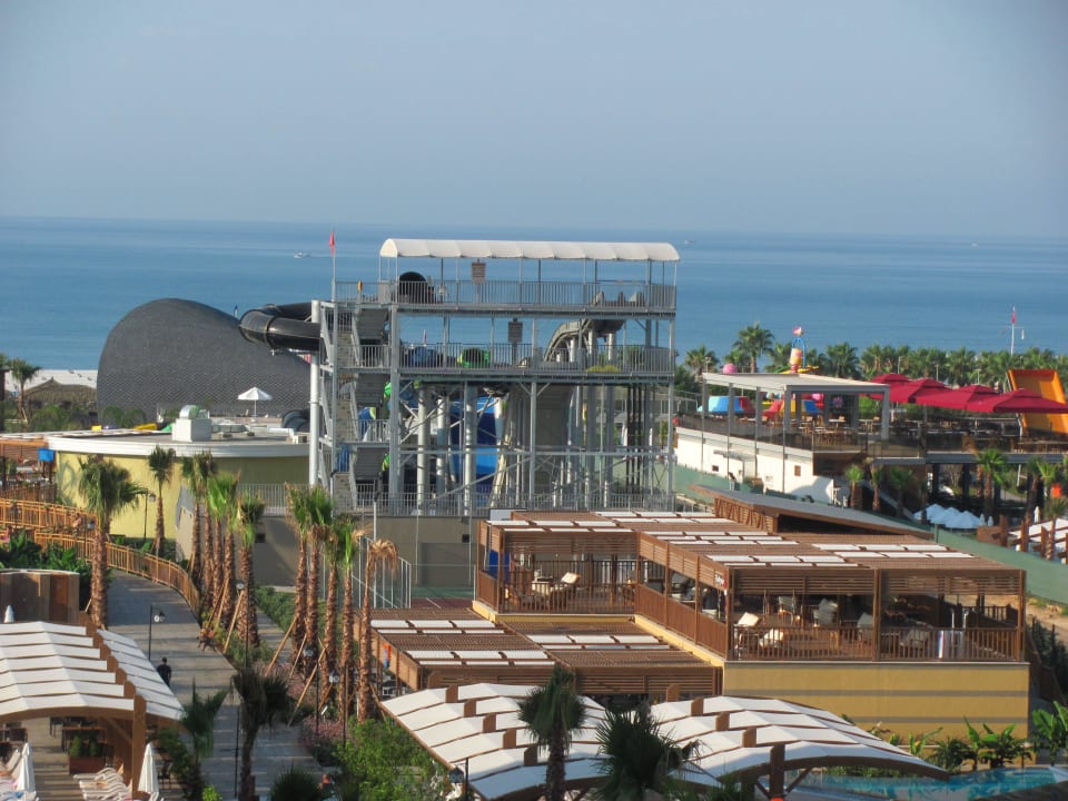 Von der Rutschenplattform Adalya Elite Lara