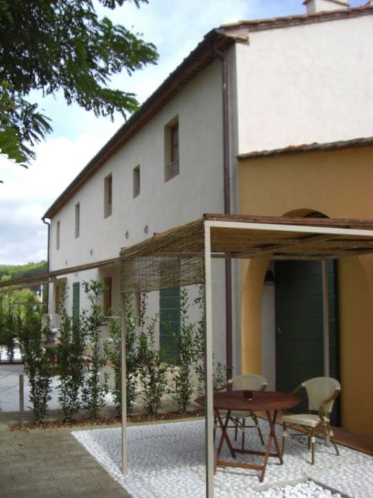 Blick auf die Terrassen des Casale Al Pino Casale Al Pino