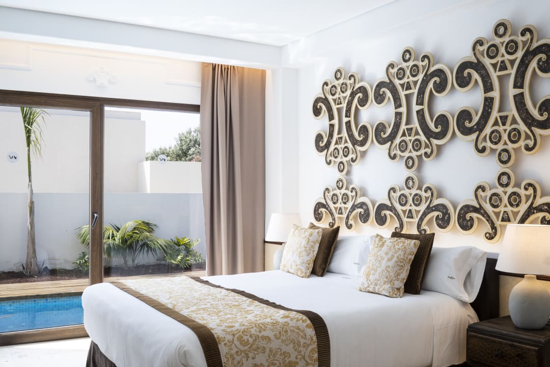 Zimmer Alondra Villas & Suites