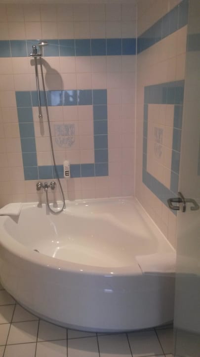 Suite bathroom (455) Hotel Mercure Düsseldorf City Center