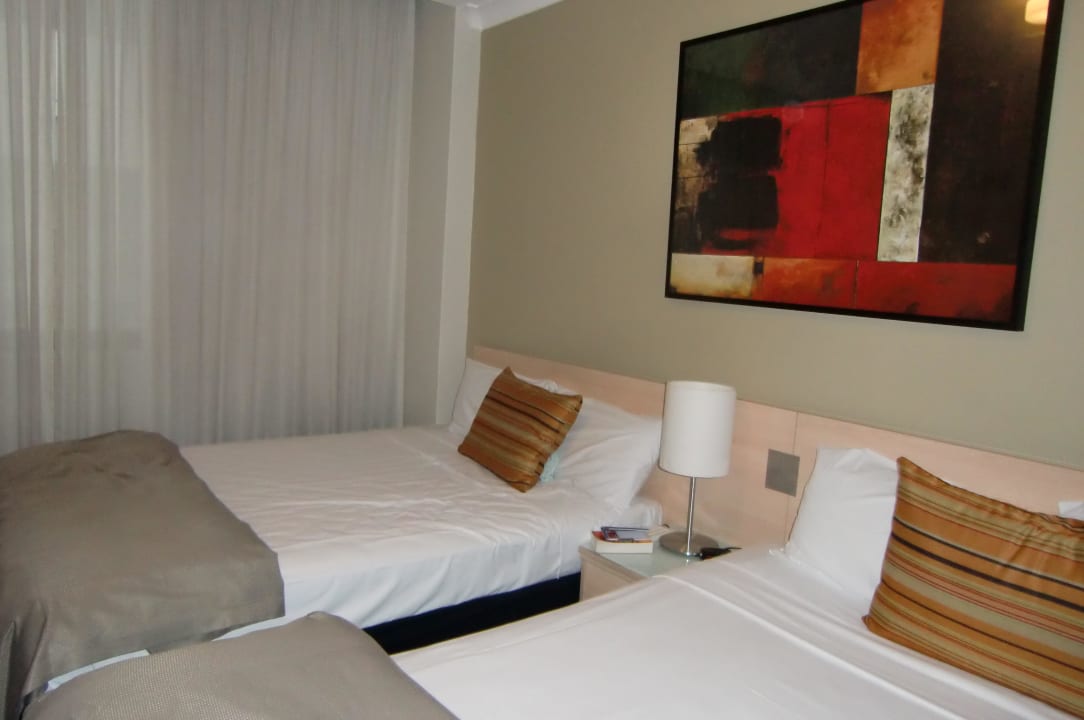 Twin Bed Room Mercure Sydney Wynyard