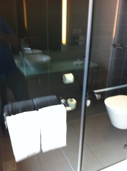 Dusche Vienna House by Wyndham Andel's Berlin