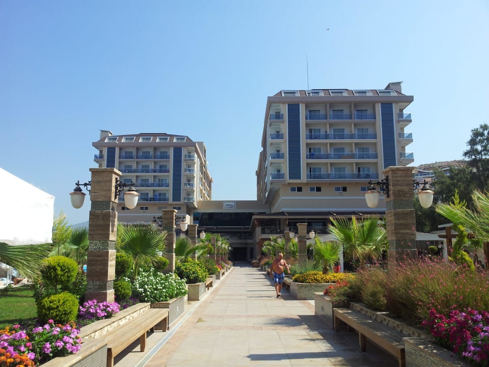 Hotelansicht vom Pool aus  Dizalya Palm Garden