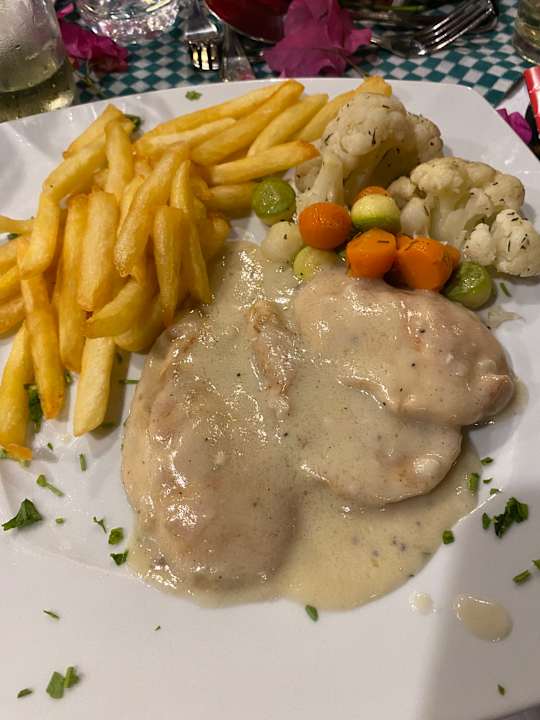 Gastro Three Corners Happy Life Beach Resort