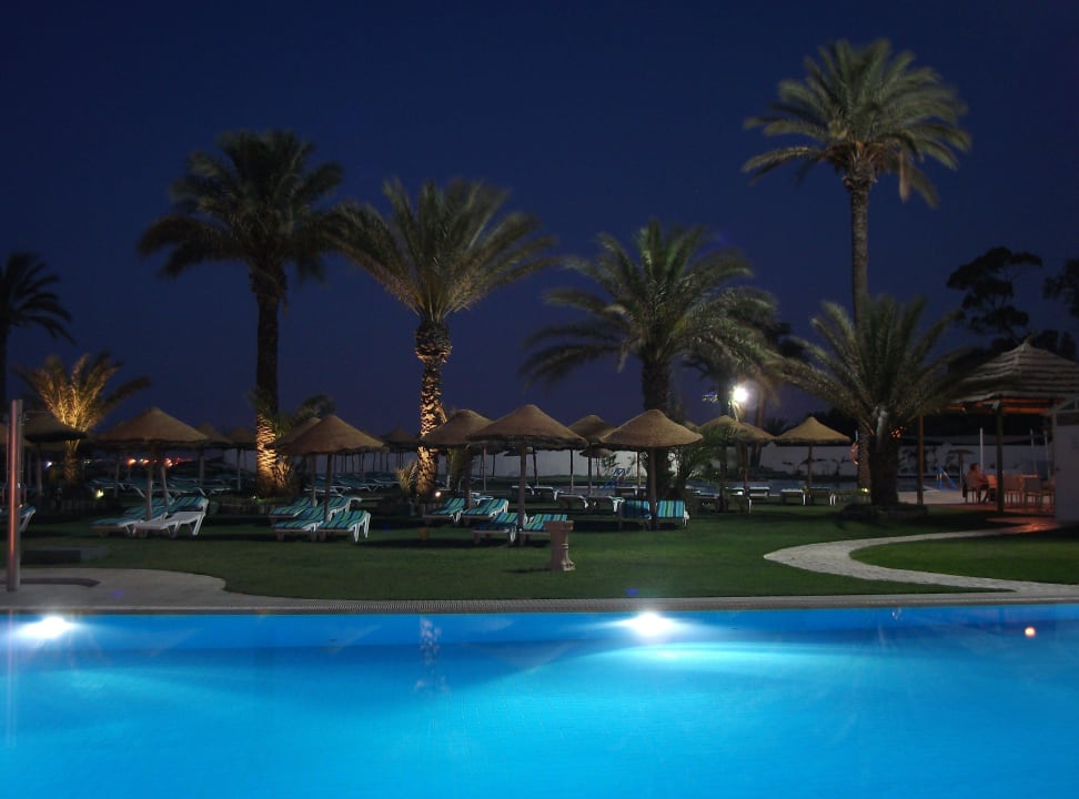 Pool by night Monarque Club Rivage