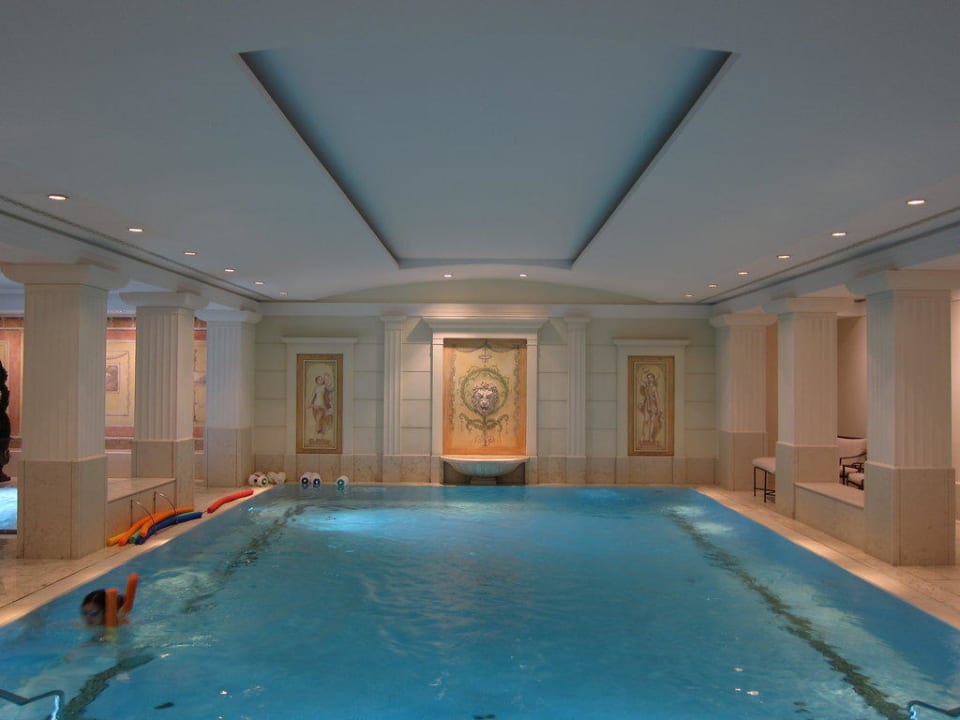 Schönes Schwimmbad Hotel Adlon Kempinski Berlin