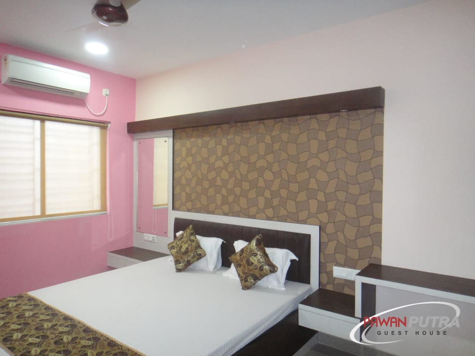 Deluxe Room Pawan Putra Guest House
