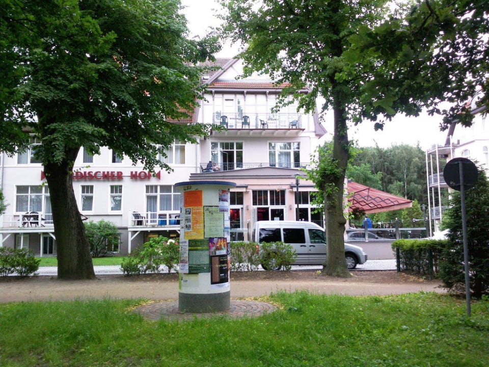 Blick vom Strand Strandhotel Nordischer Hof