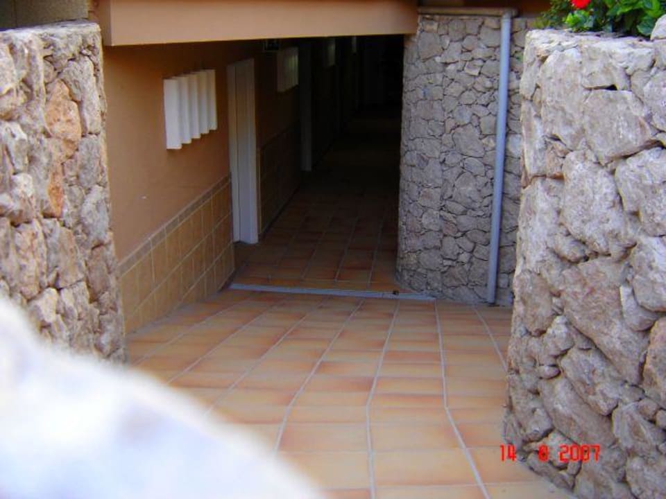 Gewölbe-Eingang SBH Hotel Taro Beach