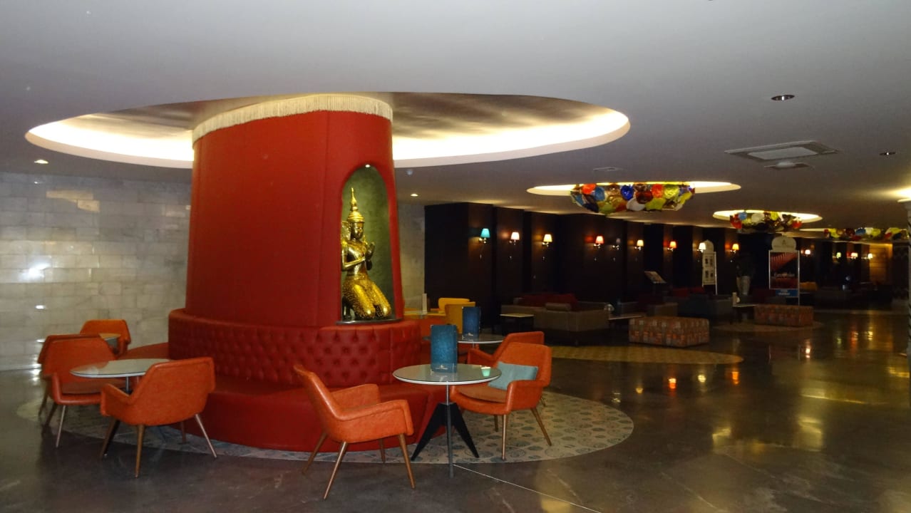 Lobby Royal Taj Mahal Hotel