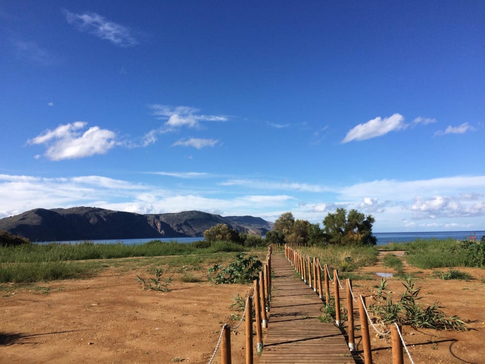 Weg zum Strand HARPIN Georgioupolis Resort Aquapark & SPA