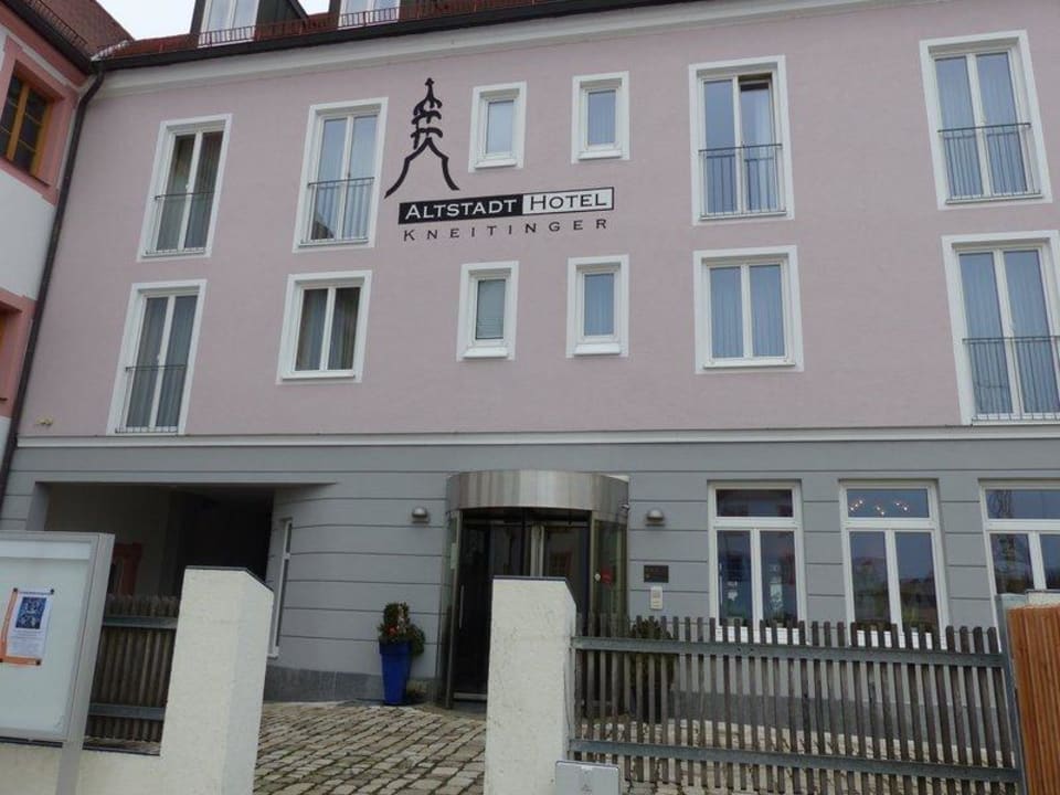 Hoteleingang Altstadthotel Kneitinger
