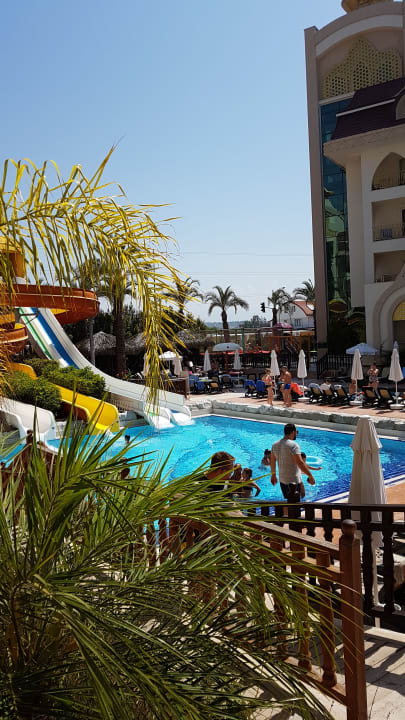 Schöne Rutschen für Kinder geeignet  Well Palace Side