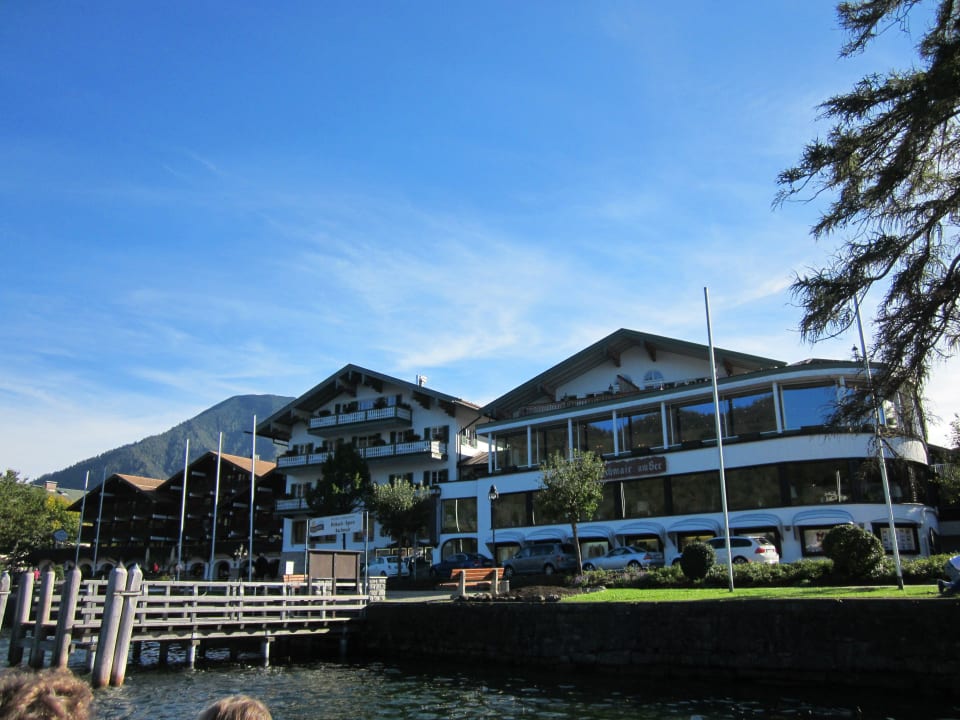 Außen von der Seeseite Hotel Bachmair am See (Im Umbau/Renovierung)