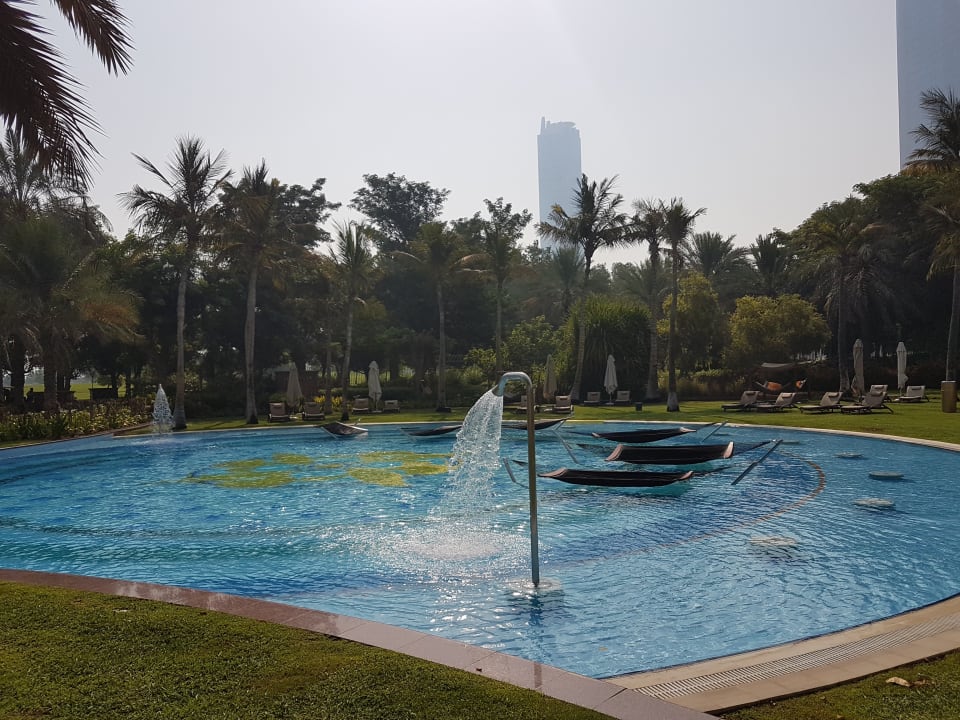 Pool Emirates Palace Mandarin Oriental