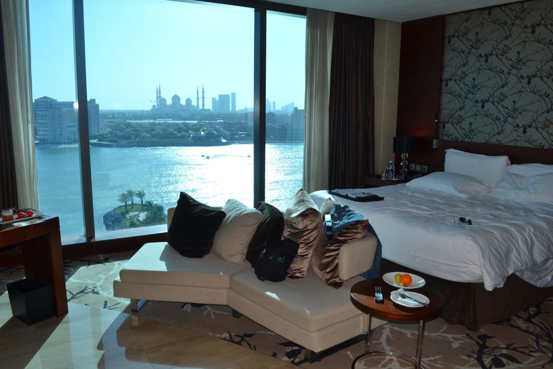Утрений вид из окна Fairmont Bab Al Bahr