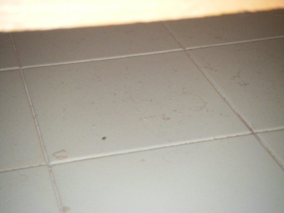 Unter dem Bett Samira Club