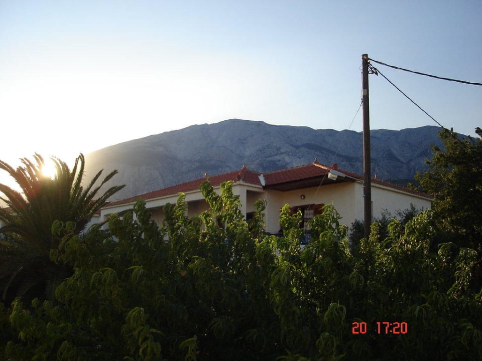 Blick auf das hinterste Gebäude Votsalakia Beach