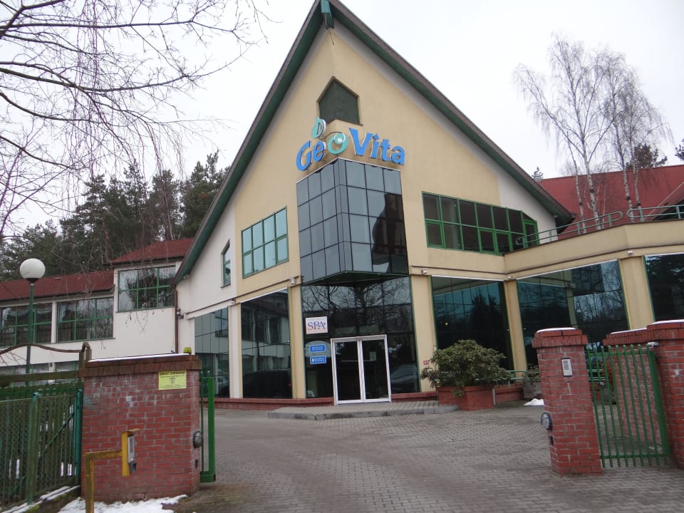 Wjazd na teren hotelu Hotel Geovita Dabki