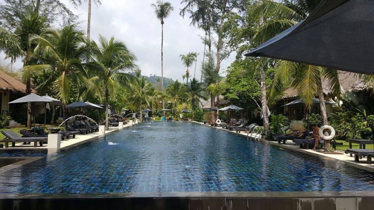 Blick auf den Pool Bangsak Village