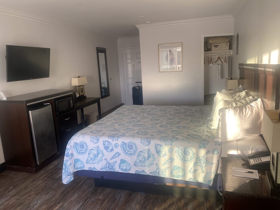 Zimmer Ocean Surf Inn & Suites