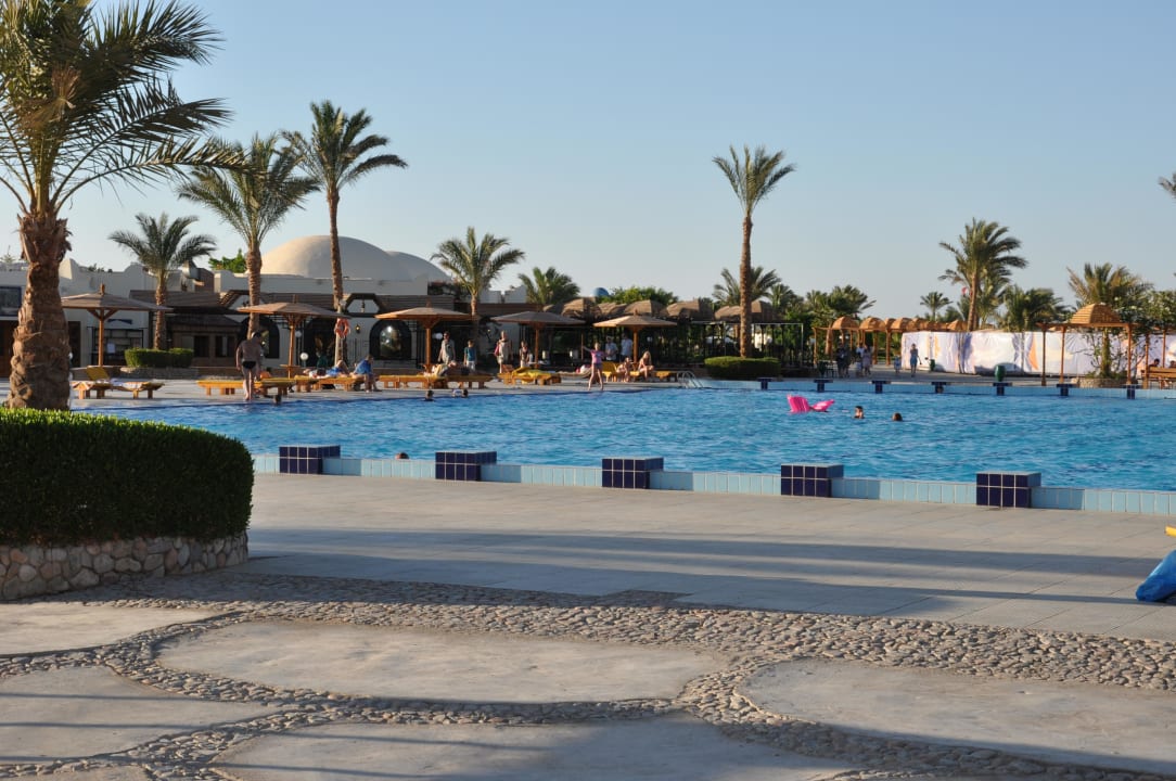 Nochmal ein Bild vom Pool Desert Rose