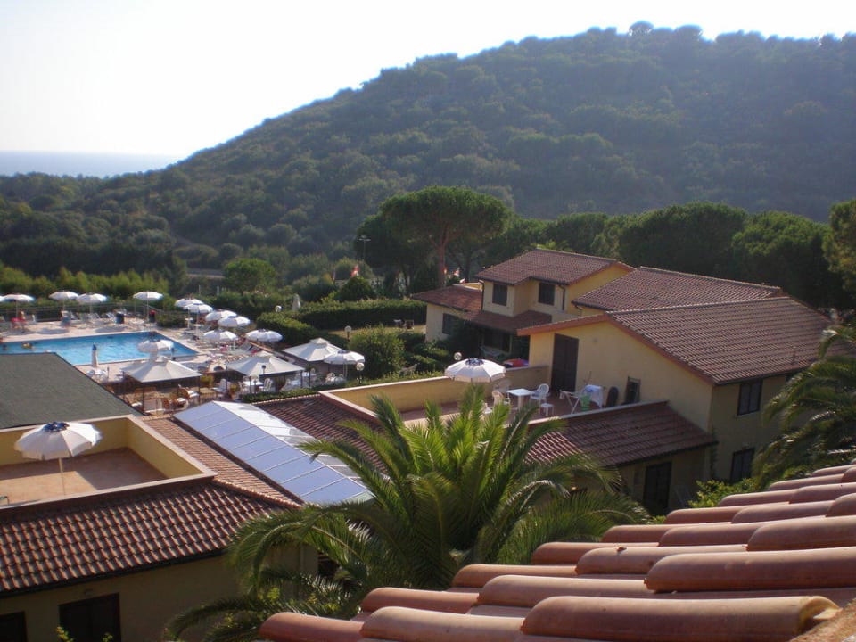 Ausblick mit Teil des Pools drauf Argentario Osa Resort