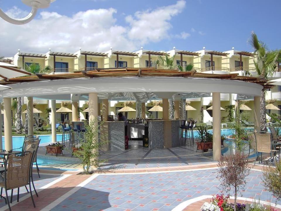 Poolbar am ruhigen Nebenpool Atrium Palace Thalasso Spa Resort & Villas
