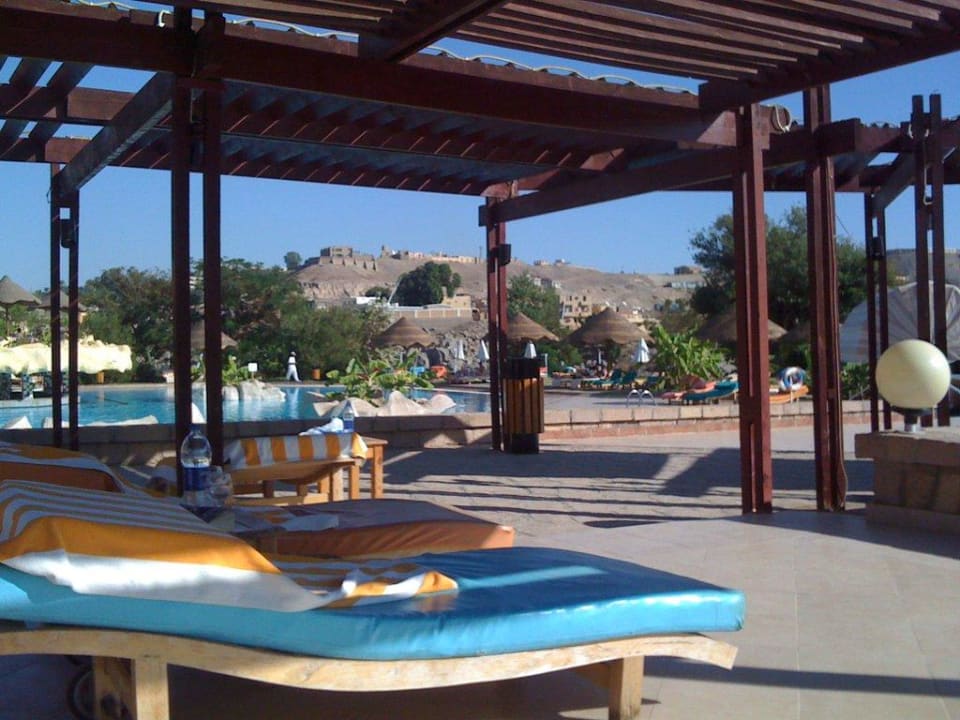 Großer Pool Pyramisa Island Hotel Aswan