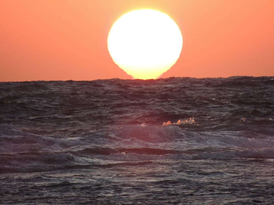 Sonnenaufgang Three Corners Happy Life Beach Resort