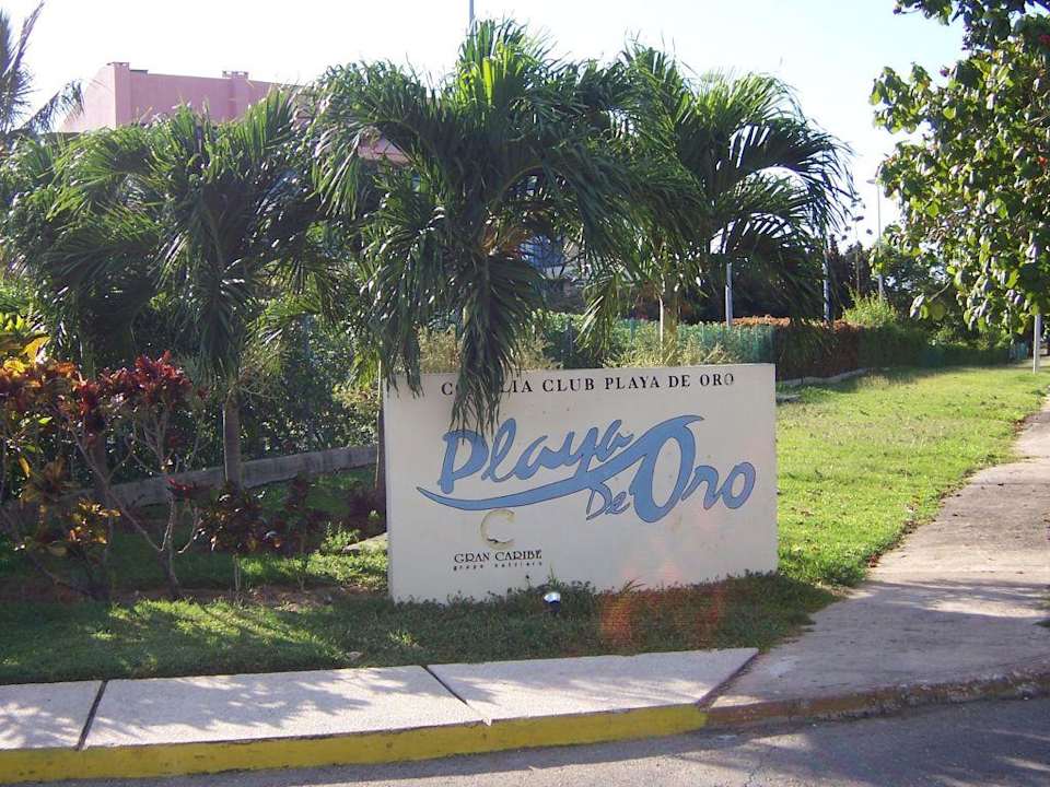 vorm Hoteleingang Muthu Playa Varadero